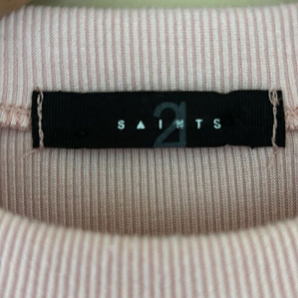 21 saints pink ruffle sleeve bodysuit size medium - Picture 4 of 5